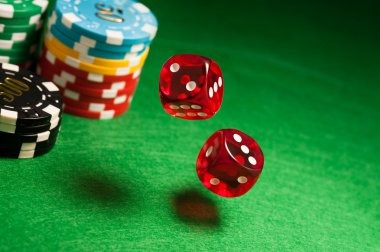 Live dealer blackjack and roulette tables at soju888